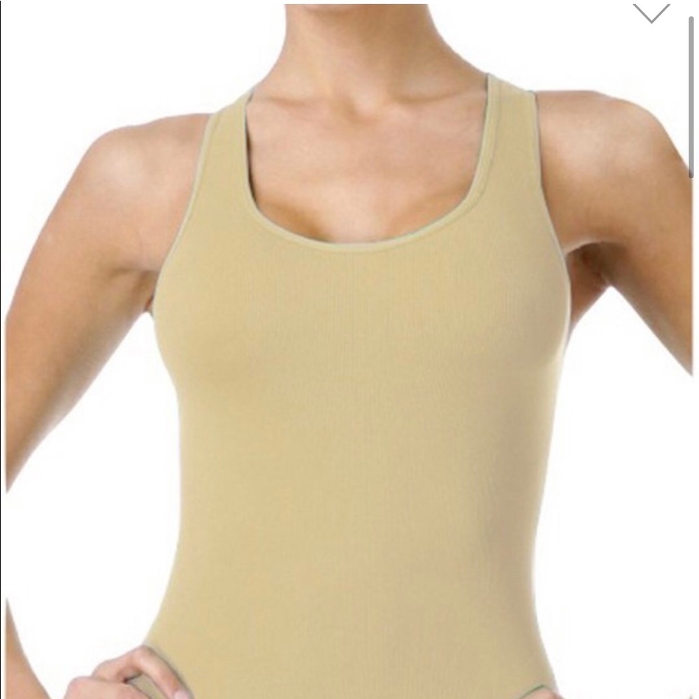 "RACERBACK" in Khaki/Beige